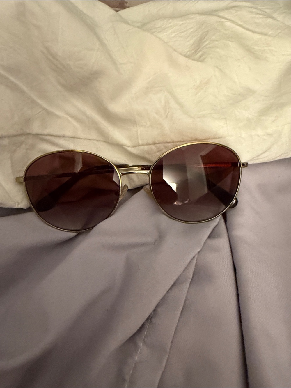 COACH Lia Round Sunglasses, Grey Violet Gradient. 100% UV Protection - Picture 2 of 4